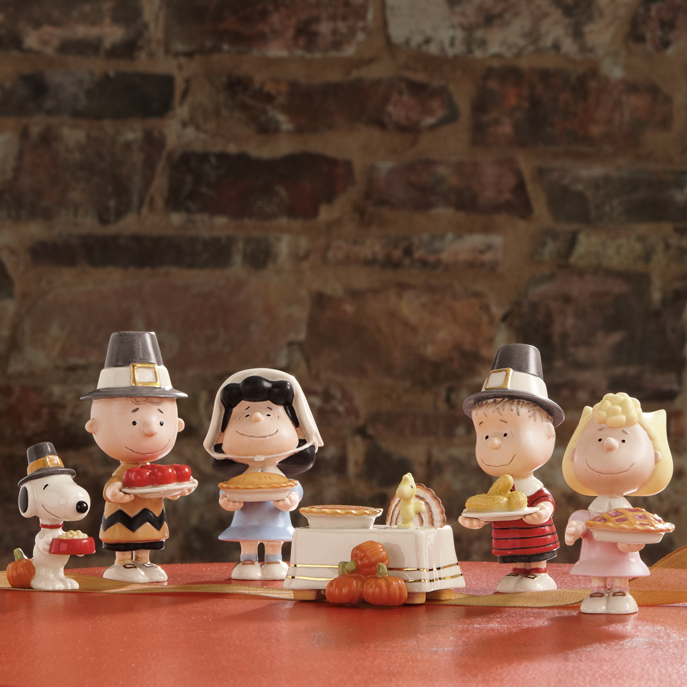 Peanuts 6-Piece Thanksgiving Figurine Set