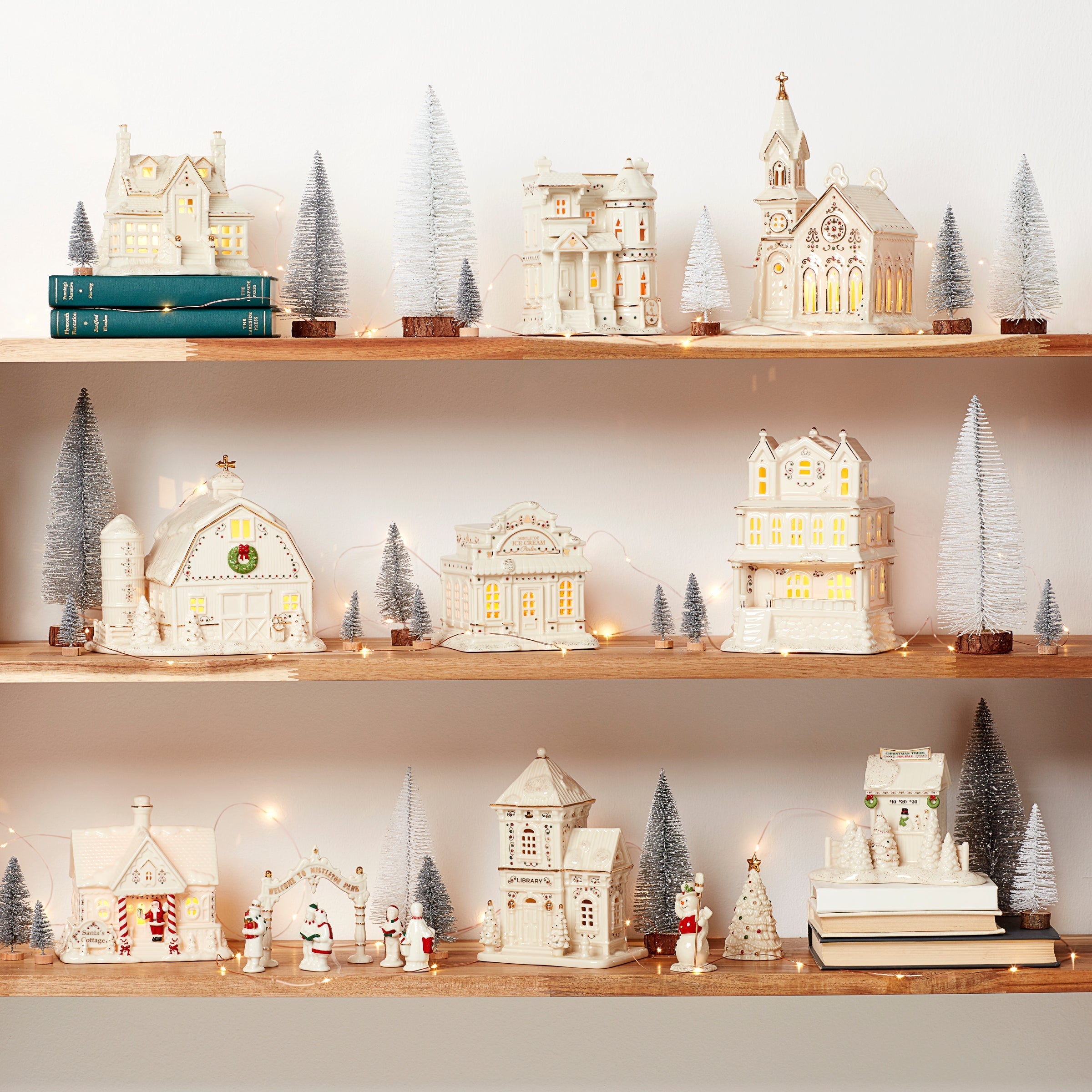 Mistletoe Park Lit Farmhouse Figurine