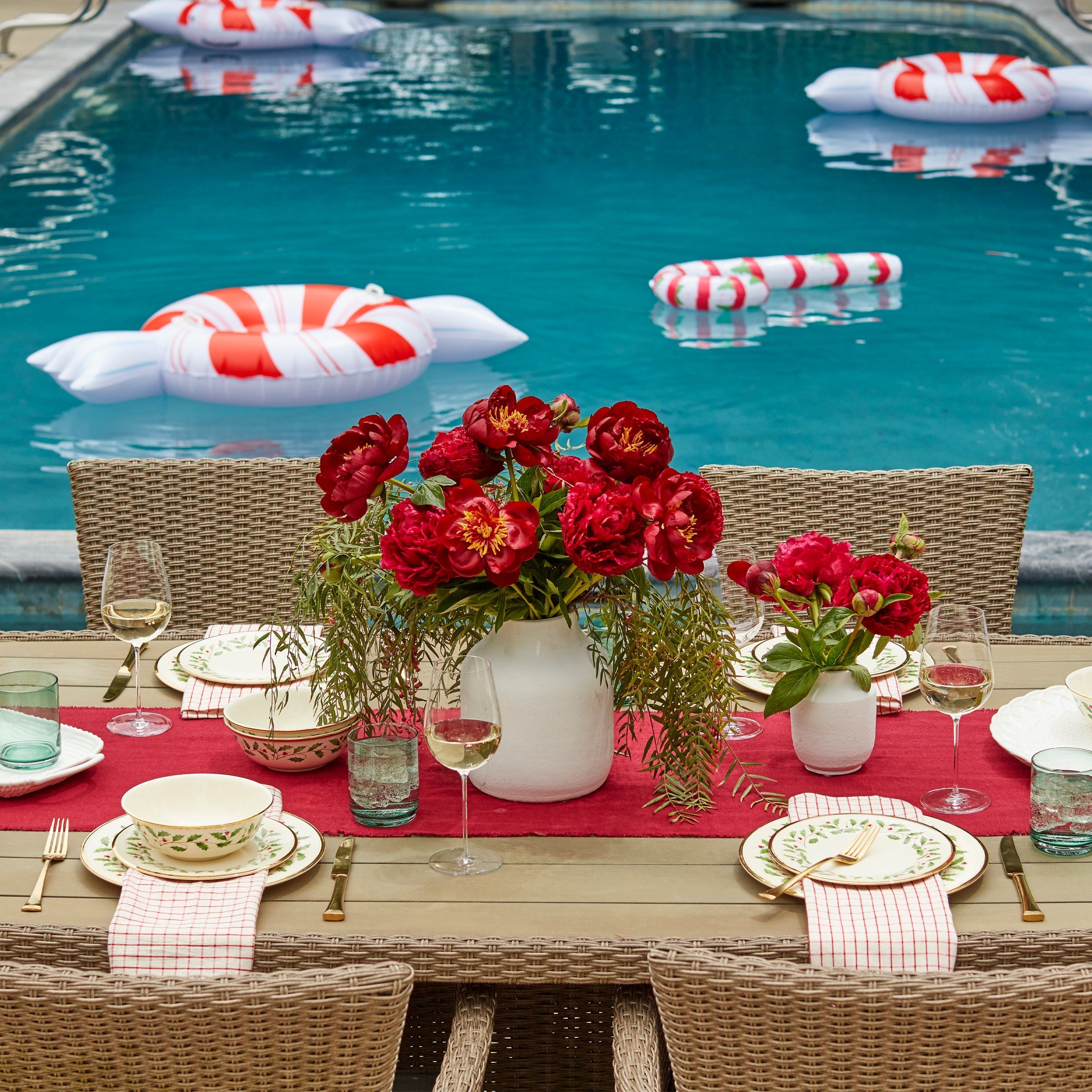 Holiday 12-Piece Plate & Bowl Set