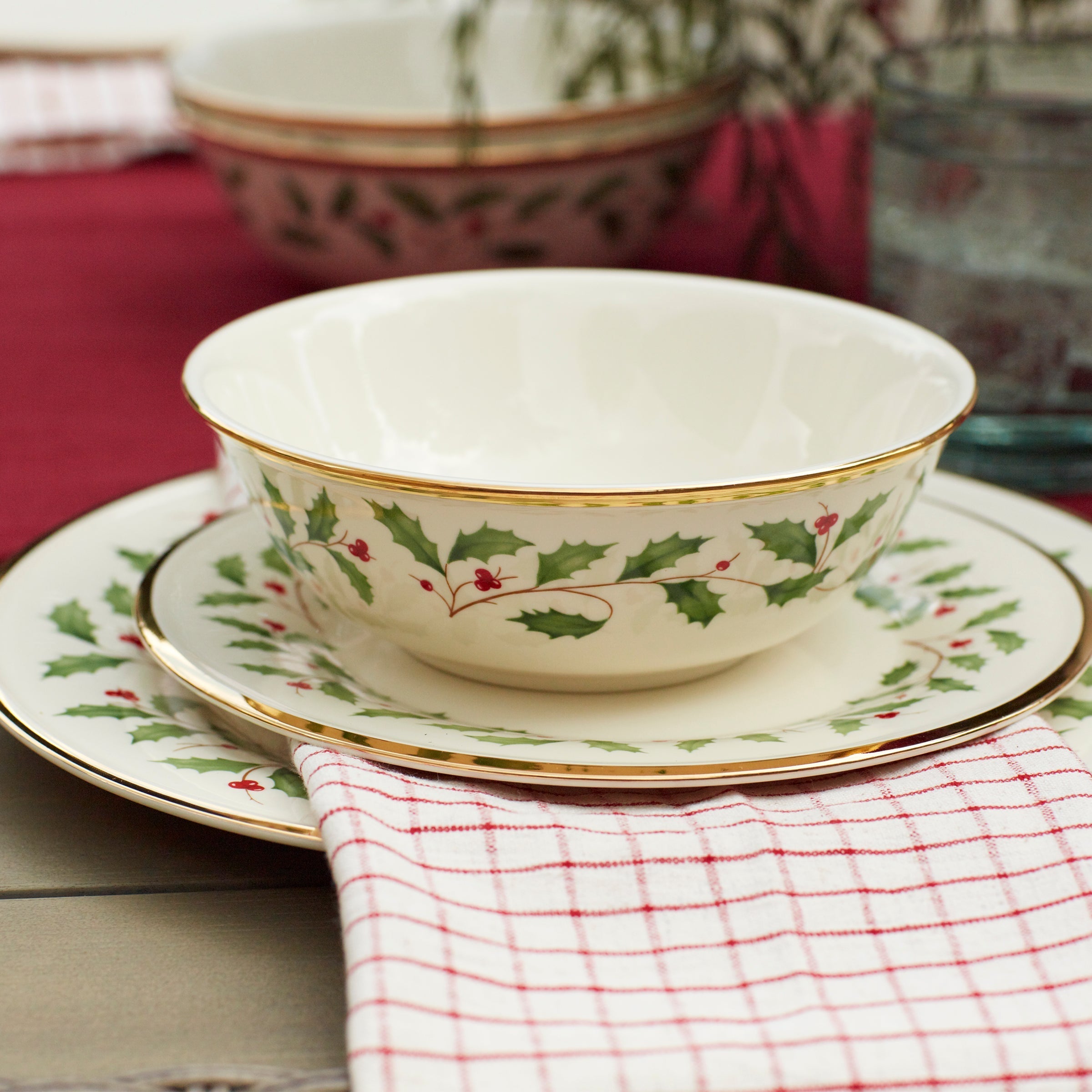 Holiday 12-Piece Plate & Bowl Set