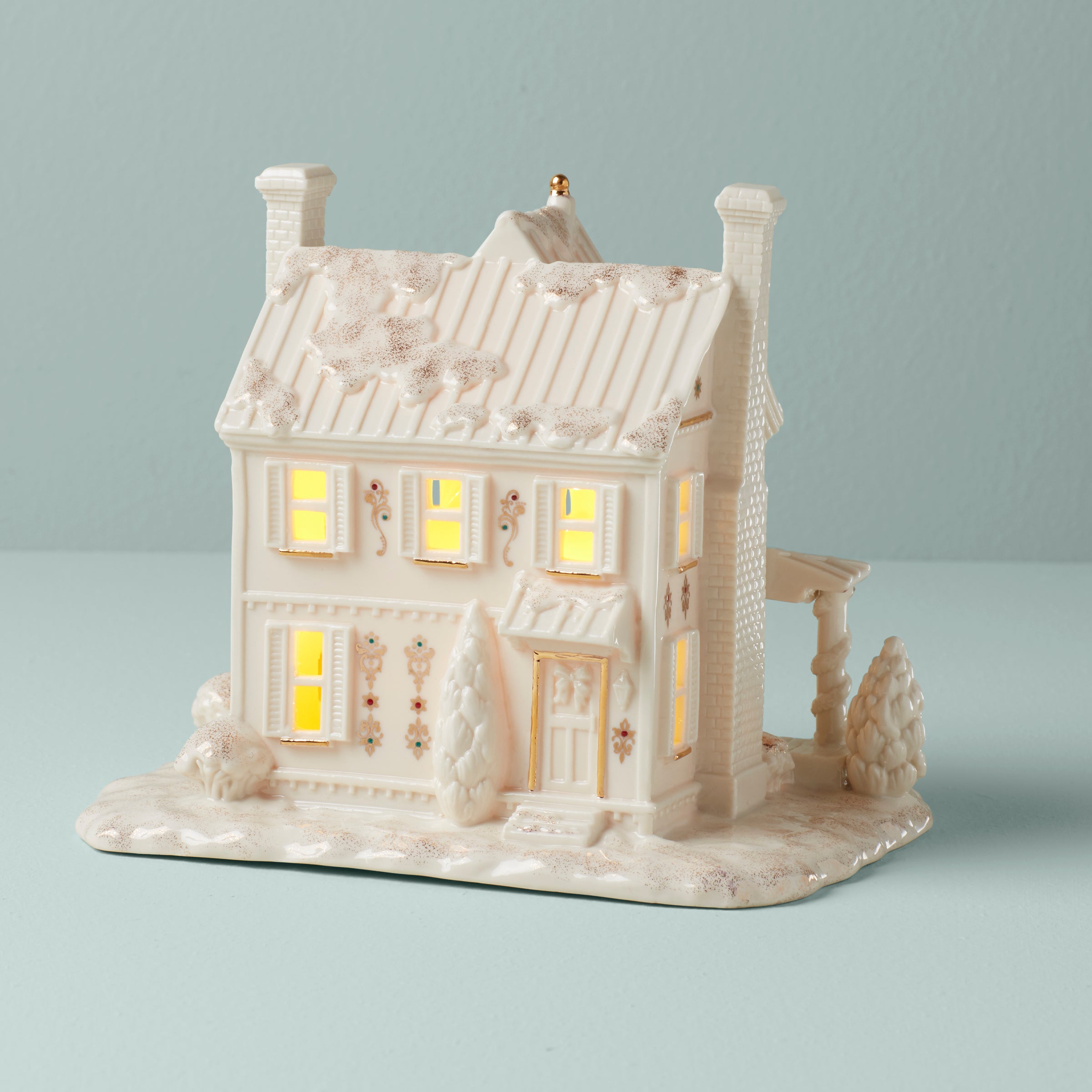 Mistletoe Park Lit Farmhouse Figurine