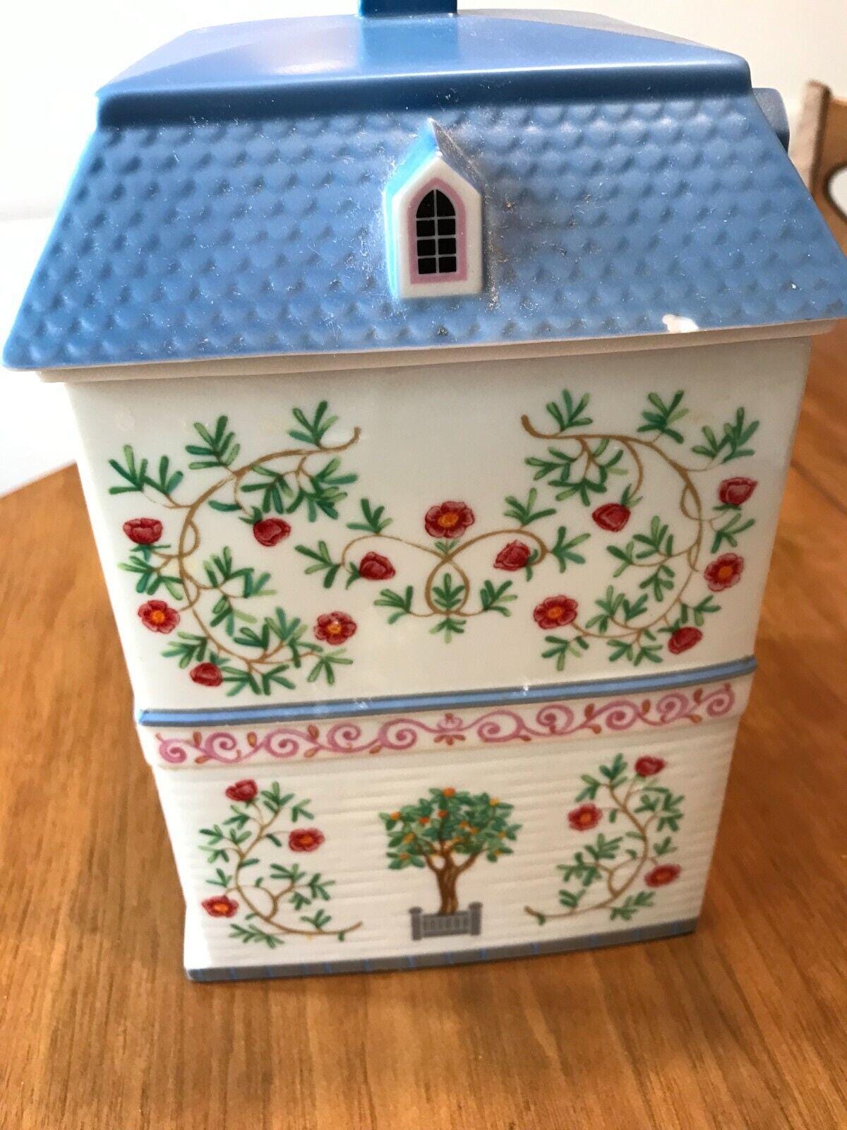 1990 LENOX Village Fine Porcelain Canterbury Crossing FLOUR Canister LID chip