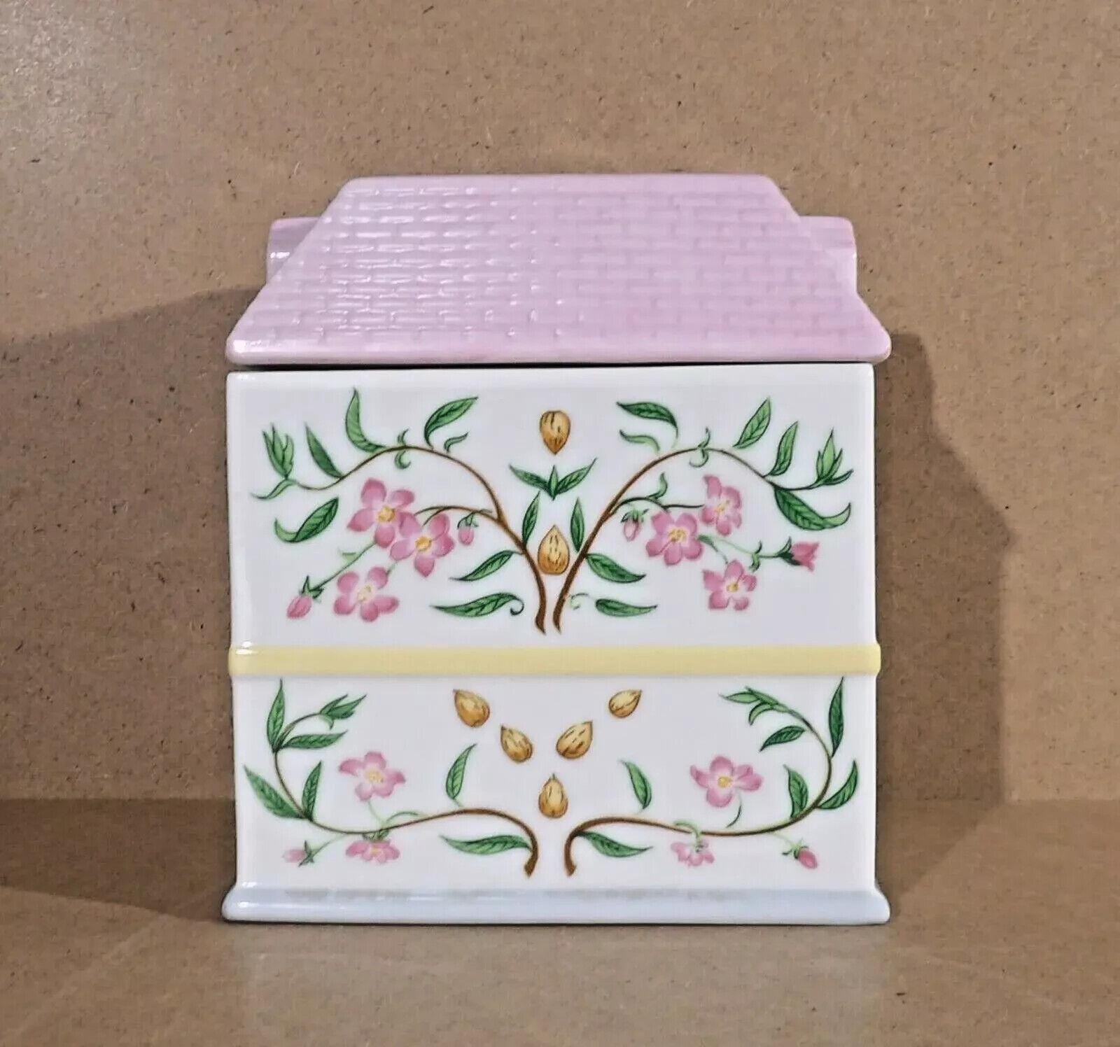 LENOX Spice Village NUT SshPPE Canister Container 1993 with Lid GREAT condition